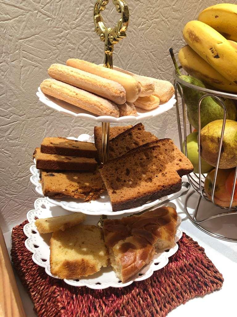Brit Hotel Aux Sacres Reims, Centre Historique Restaurang bild