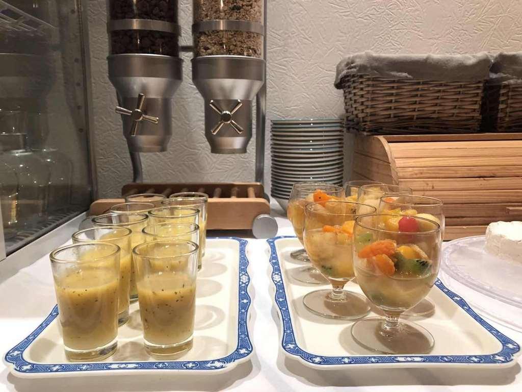 Brit Hotel Aux Sacres Reims, Centre Historique Restaurang bild